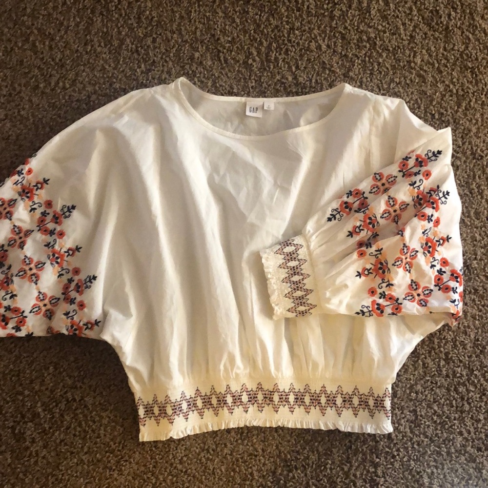 Cute gap top!